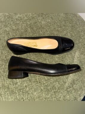 Salvatore Ferragamo Leather Pumps Shoes Block Heel Cap Toe Black 11 Logo